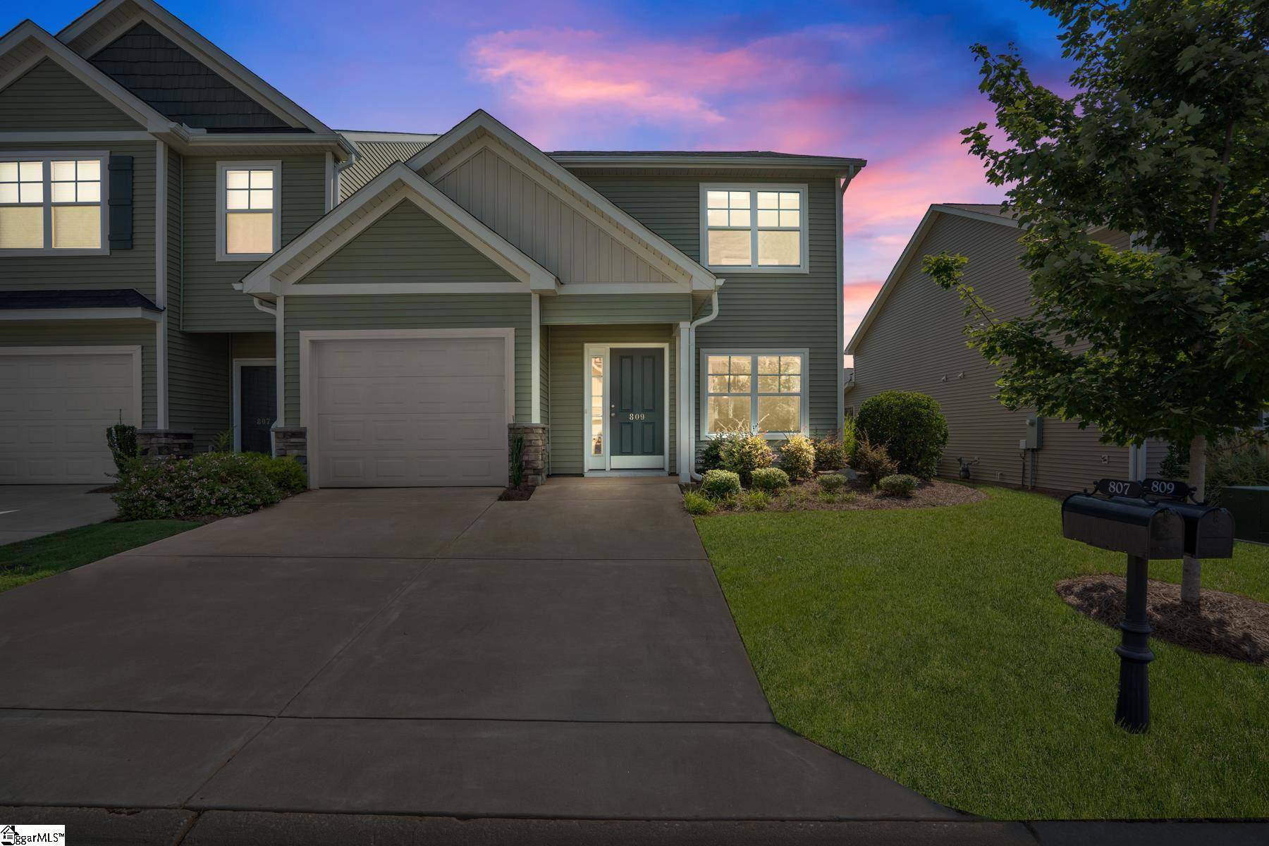 Simpsonville, SC 29681,809 Stonebriar Street