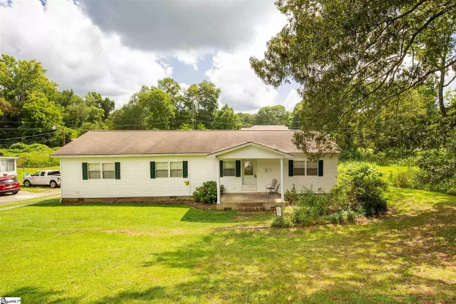 301 Walnut Street, Clover, SC 29710-1455