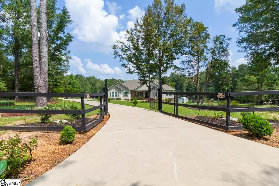 190 Fred Bradford Road, Iva, SC 29655