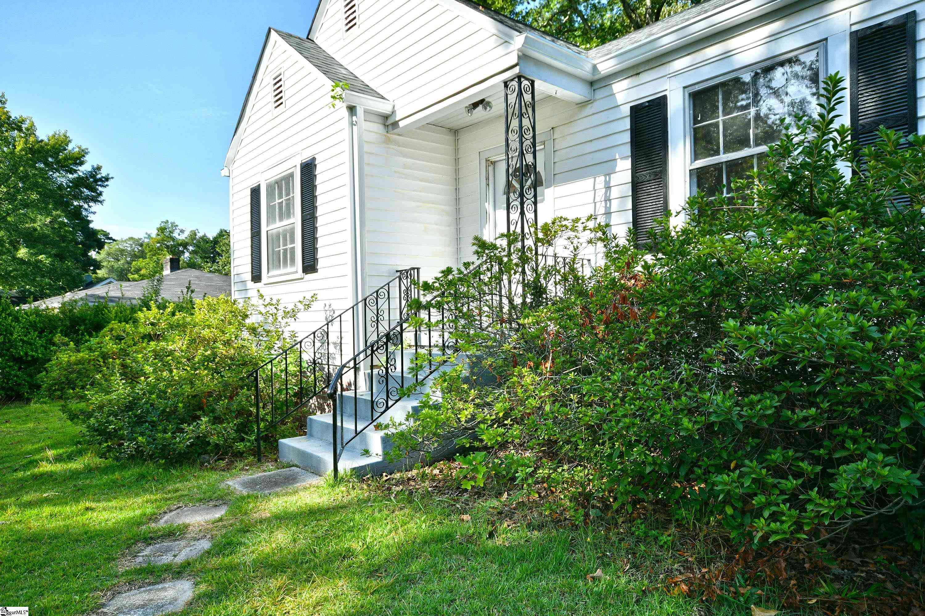 Taylors, SC 29687,21 Shadow Lane