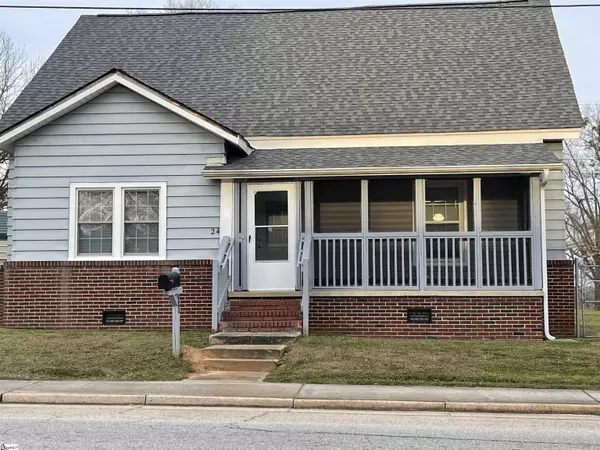 24 N Greenwood Avenue, Ware Shoals, SC 29692