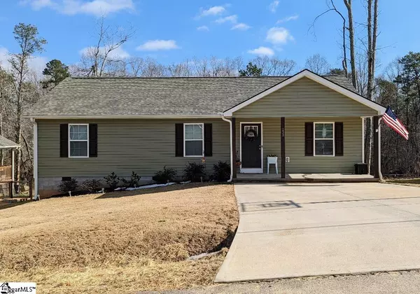 233 Settle Avenue, Campobello, SC 29322