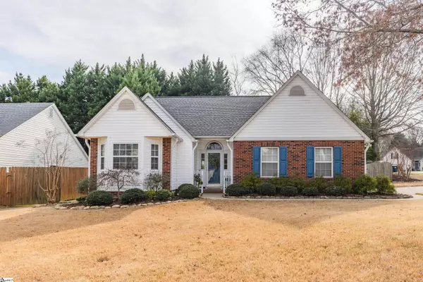 2 Candor Place, Simpsonville, SC 29681