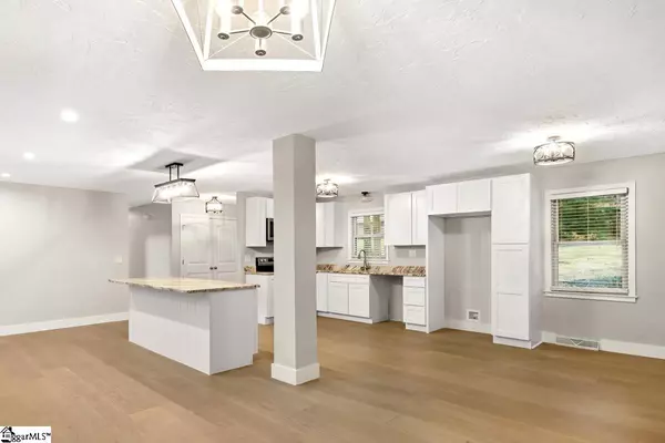 Easley, SC 29640,201 Kingswood Way