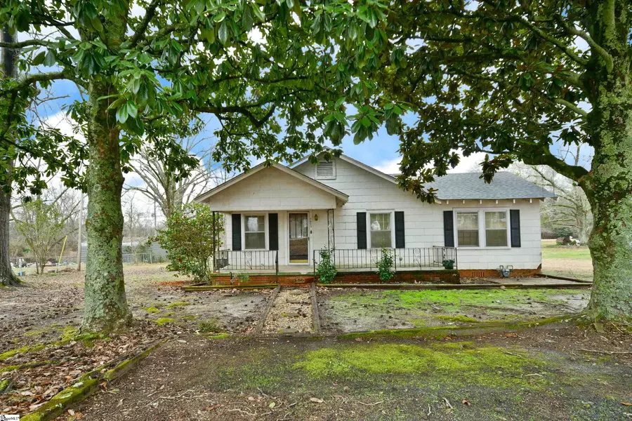 5653 252 Highway, Donalds, SC 29368-8731