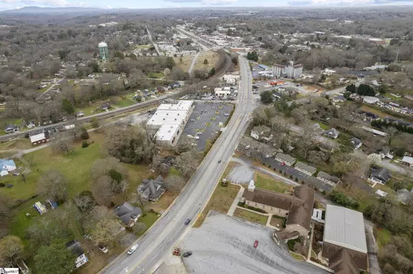 Easley, SC 29640,516 W Main Street