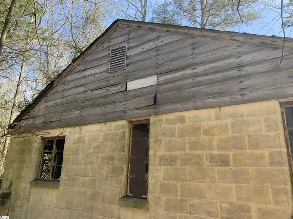 Moore, SC 29369,121 Lakewood Drive