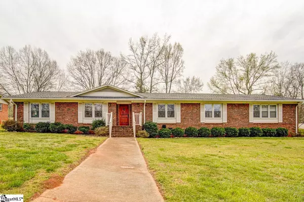 4 Fairway Lane, Greenville, SC 29609