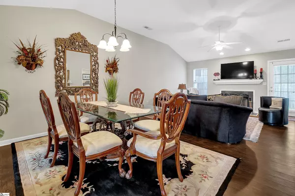 Simpsonville, SC 29681,4 Creekbend Court