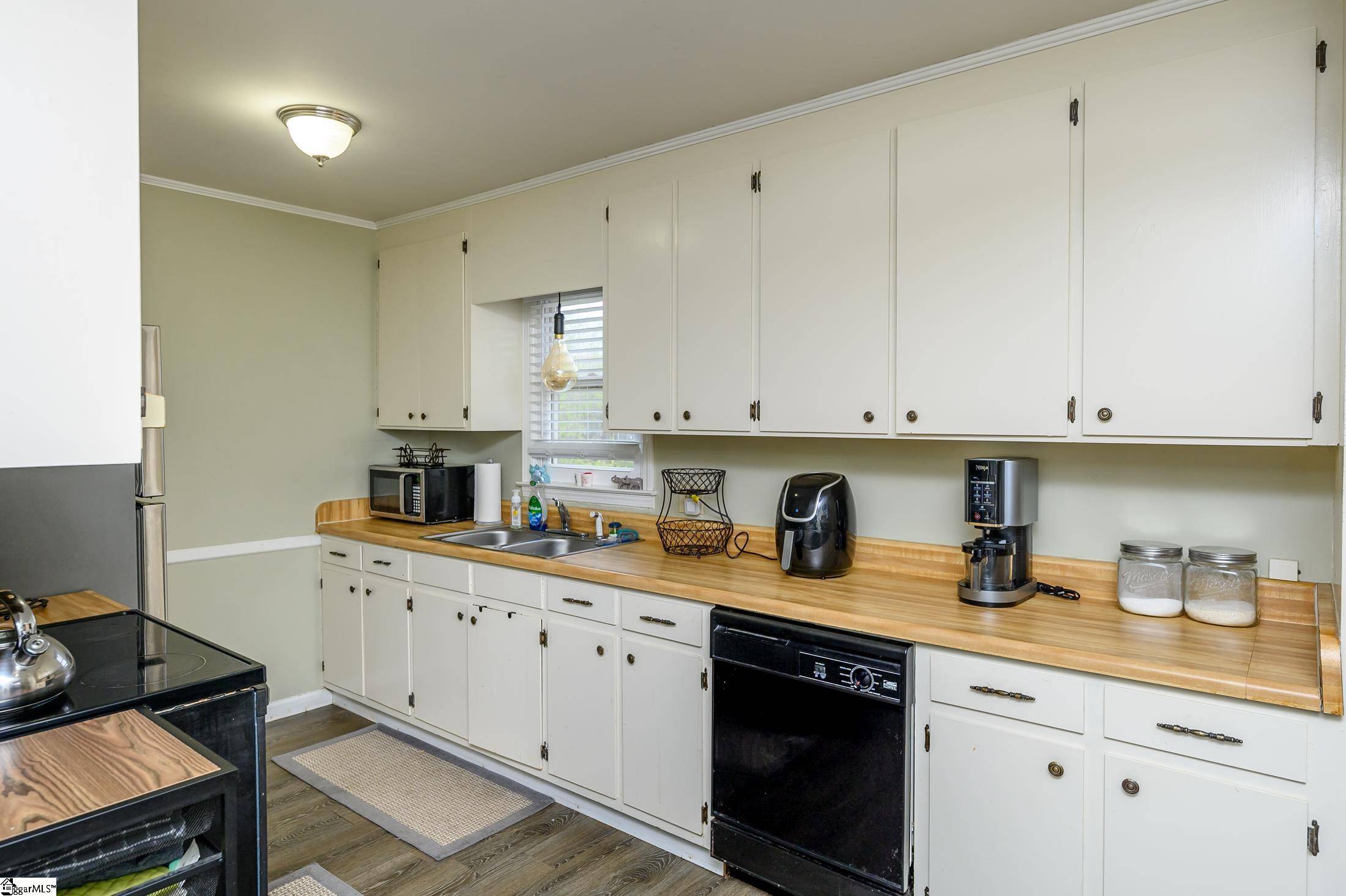 Simpsonville, SC 29680,202 W Yellow Wood Drive