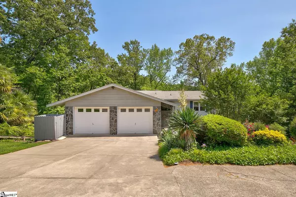 11 Saluda Lake Circle, Greenville, SC 29611