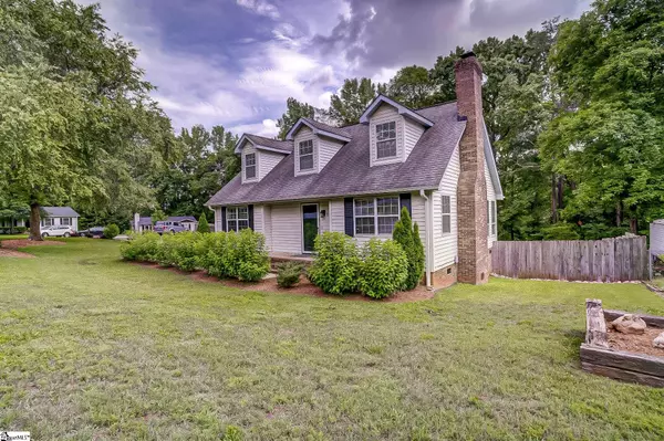 Taylors, SC 29687,2 Twisted Oak Court