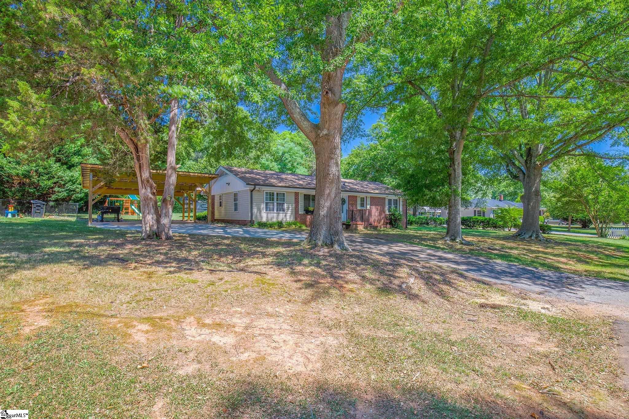 Simpsonville, SC 29681-2219,220 Florence Drive