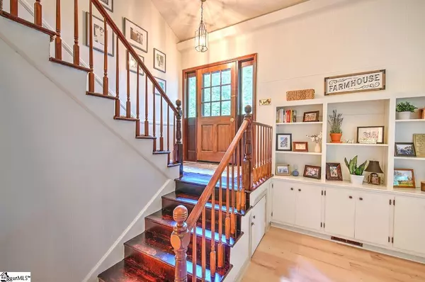 Greenville, SC 29609,10 Round About Way