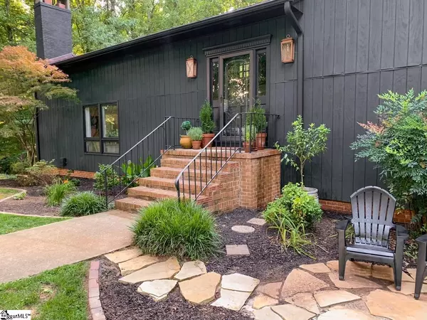 Greenville, SC 29609,10 Round About Way