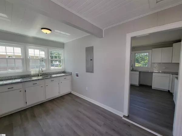 Liberty, SC 29657,13 Clemson Street