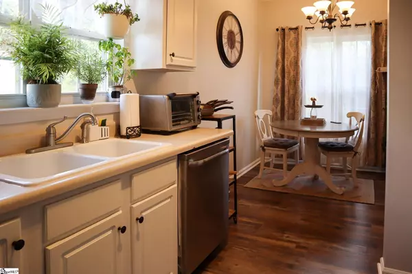 Moore, SC 29369-9285,206 Glen Crest Drive