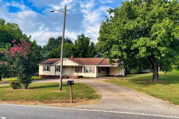 2044 Sandy Ford Road, Chesnee, SC 29323