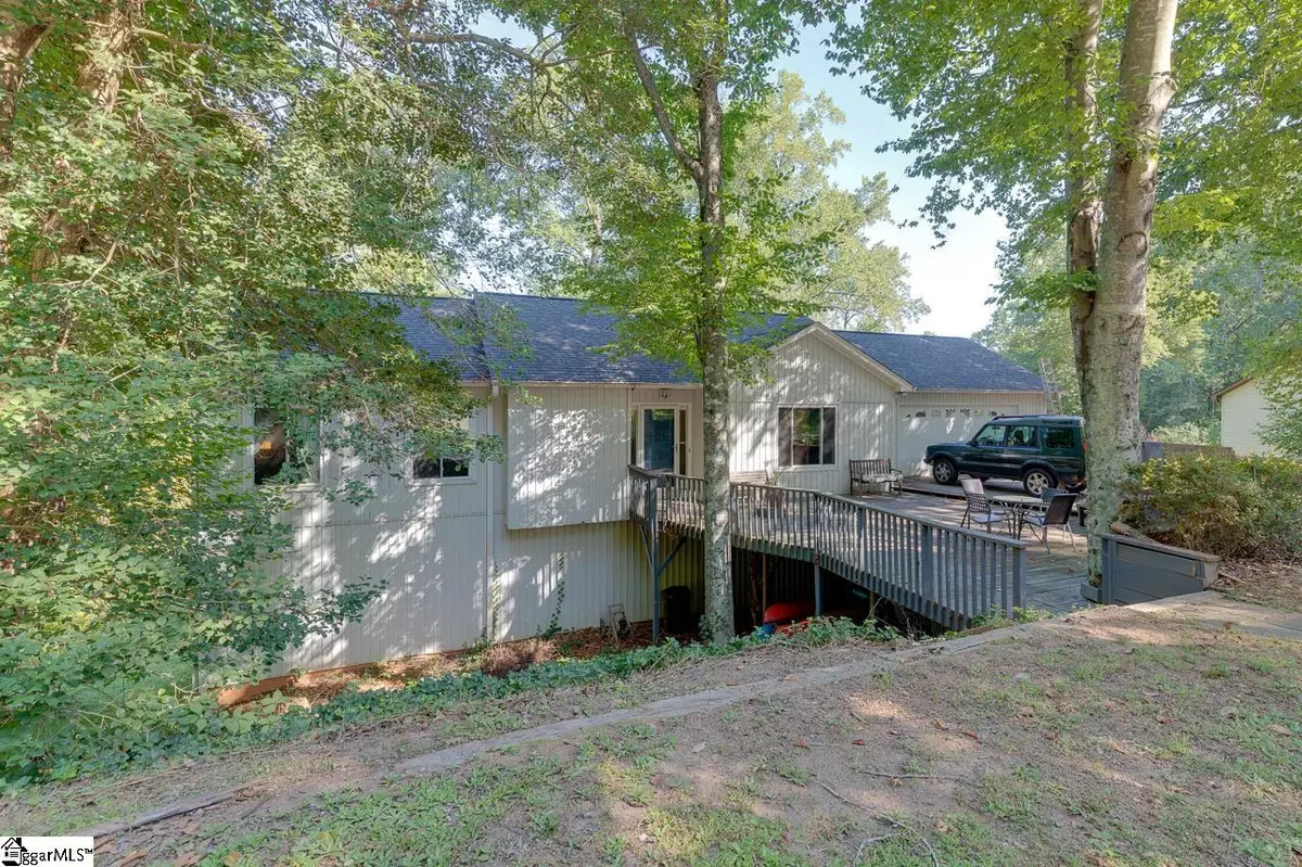 Simpsonville, SC 29681,206 Holly Park Drive