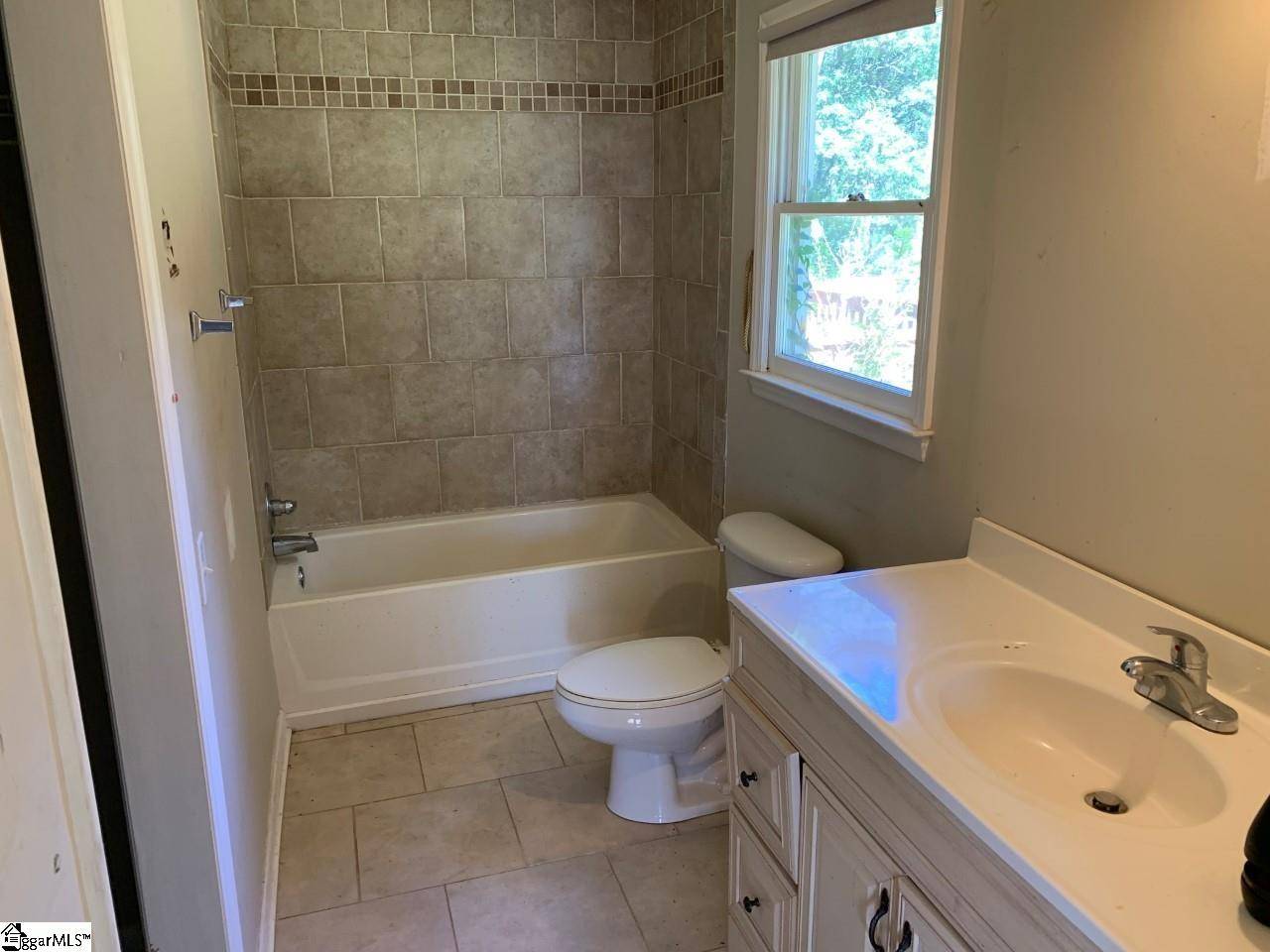 Laurens, SC 29360,241 Setzler Road