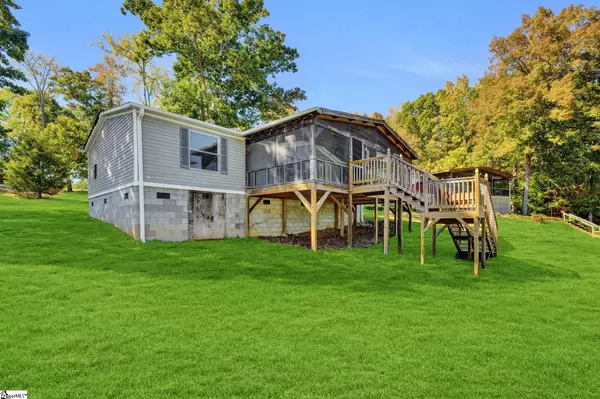 471 Point Lookout Road, Cross Hill, SC 29332