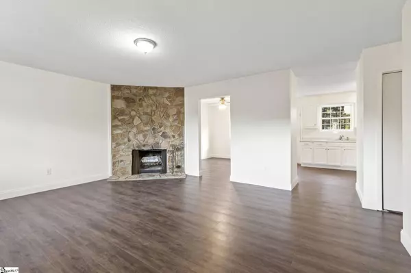 Taylors, SC 29687,6 Meadowview Drive