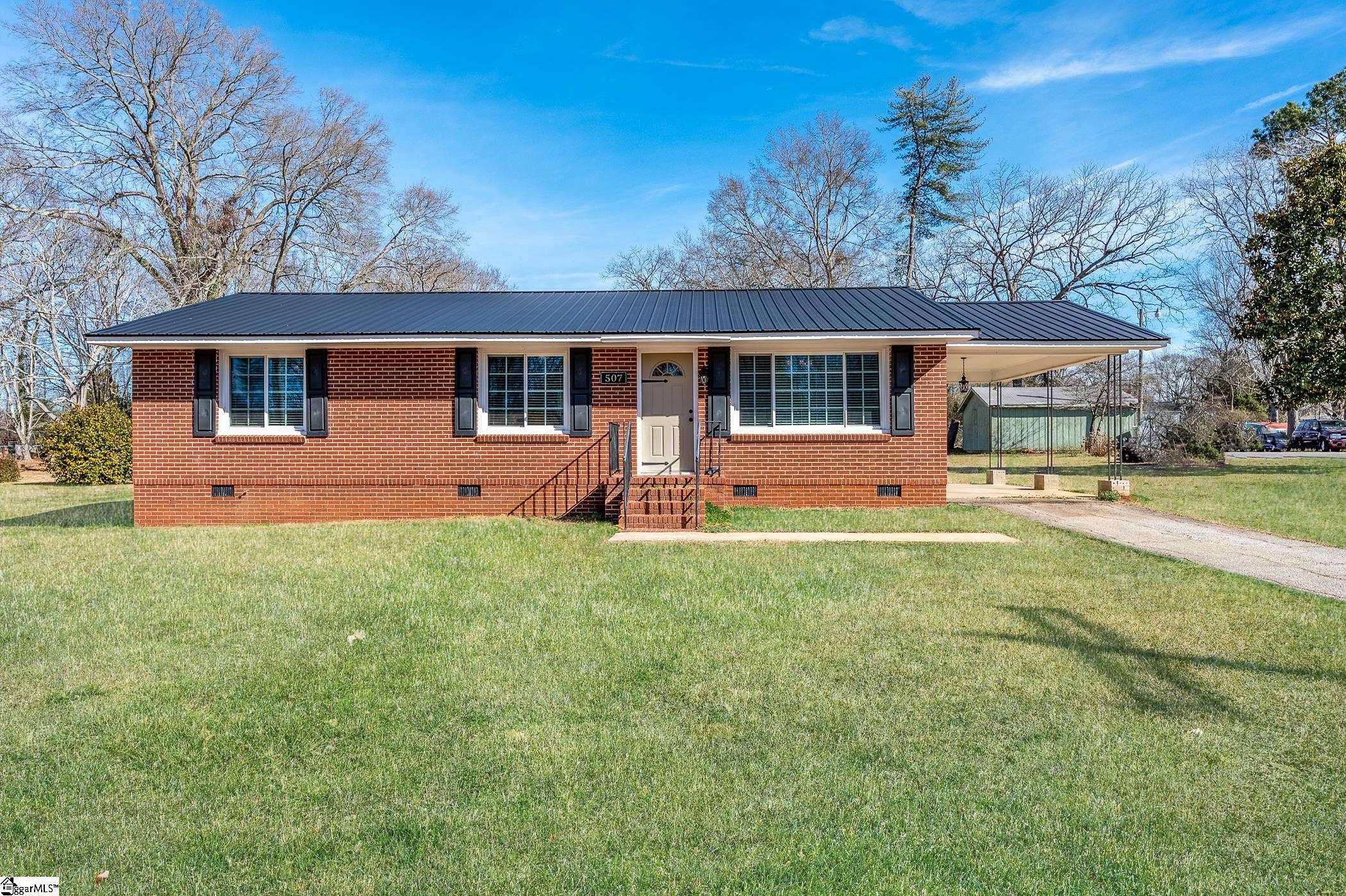 507 Fairview Road, Laurens, SC 29360