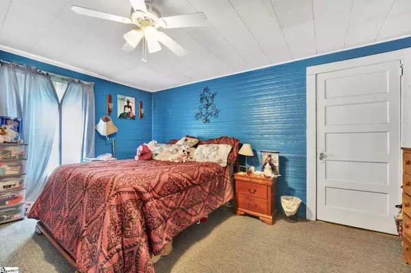 Ware Shoals, SC 29692,58 E Honea Path Street