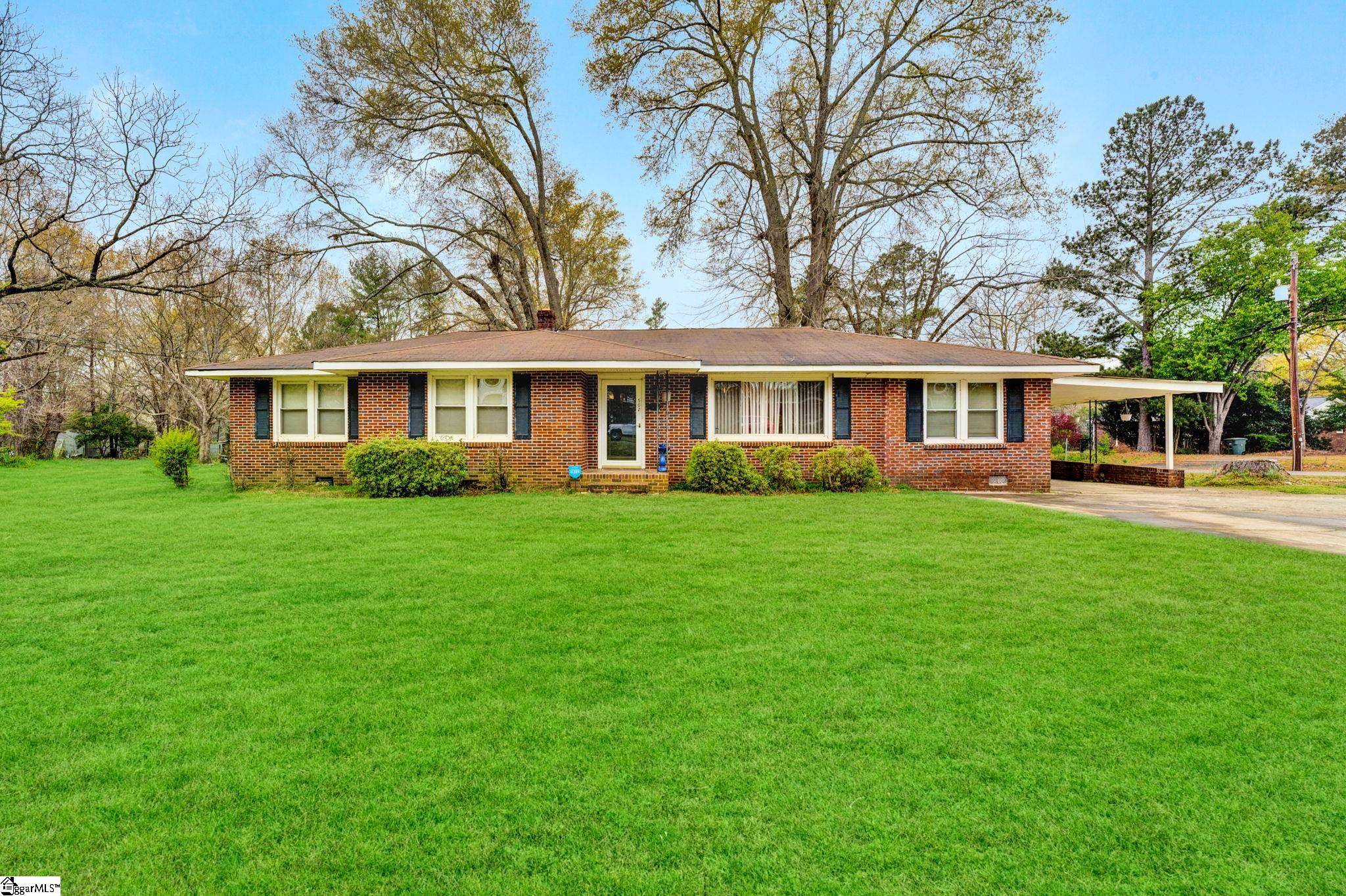 502 Fairview Road, Laurens, SC 29360