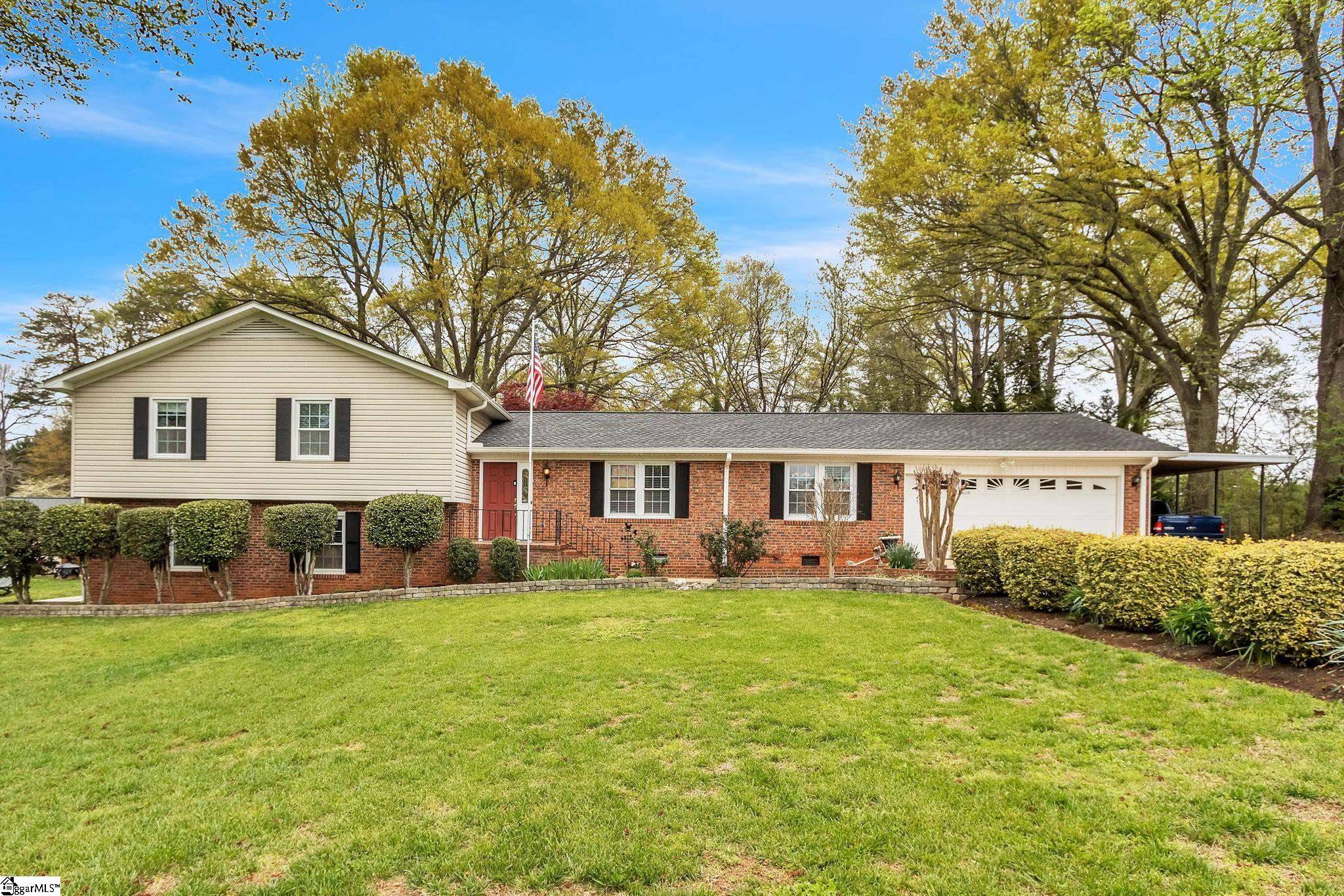 2 Carriage Drive, Greer, SC 29651