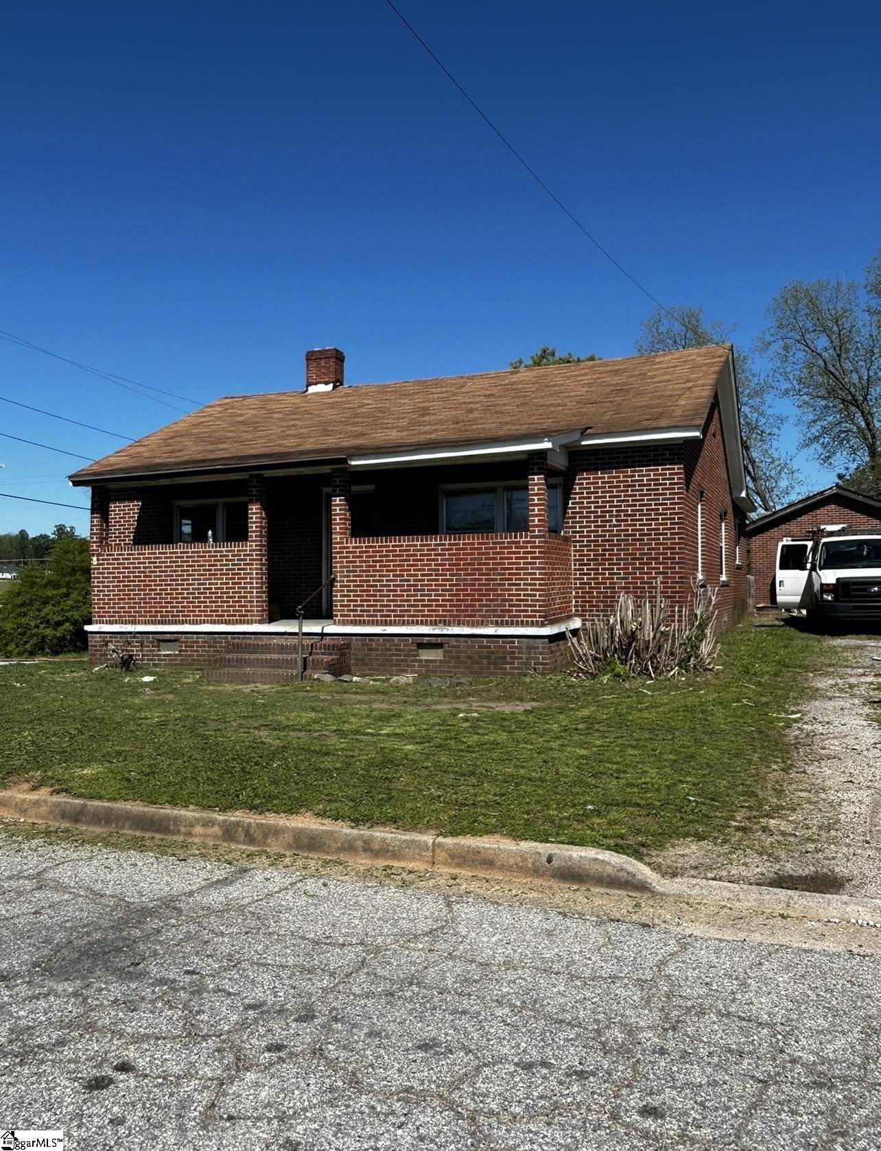 16 Circle Street, Ware Shoals, SC 29692