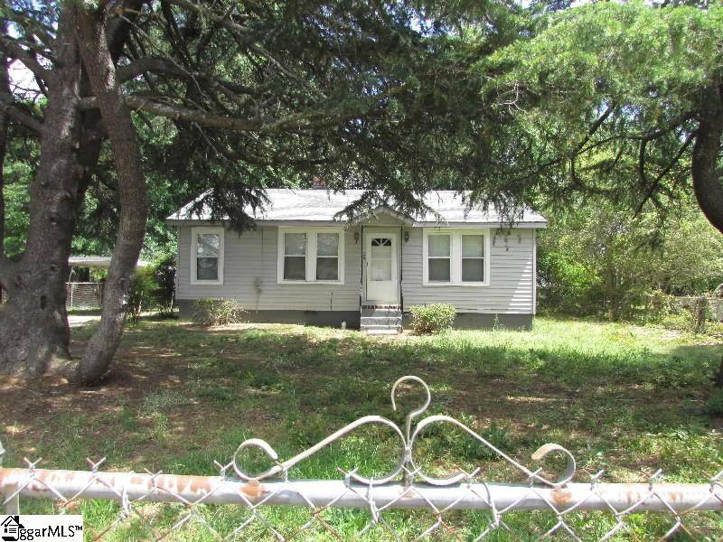 106 Deering Street, Laurens, SC 29360