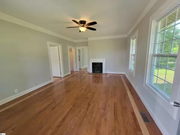 Liberty, SC 29657,14 Clemson Street