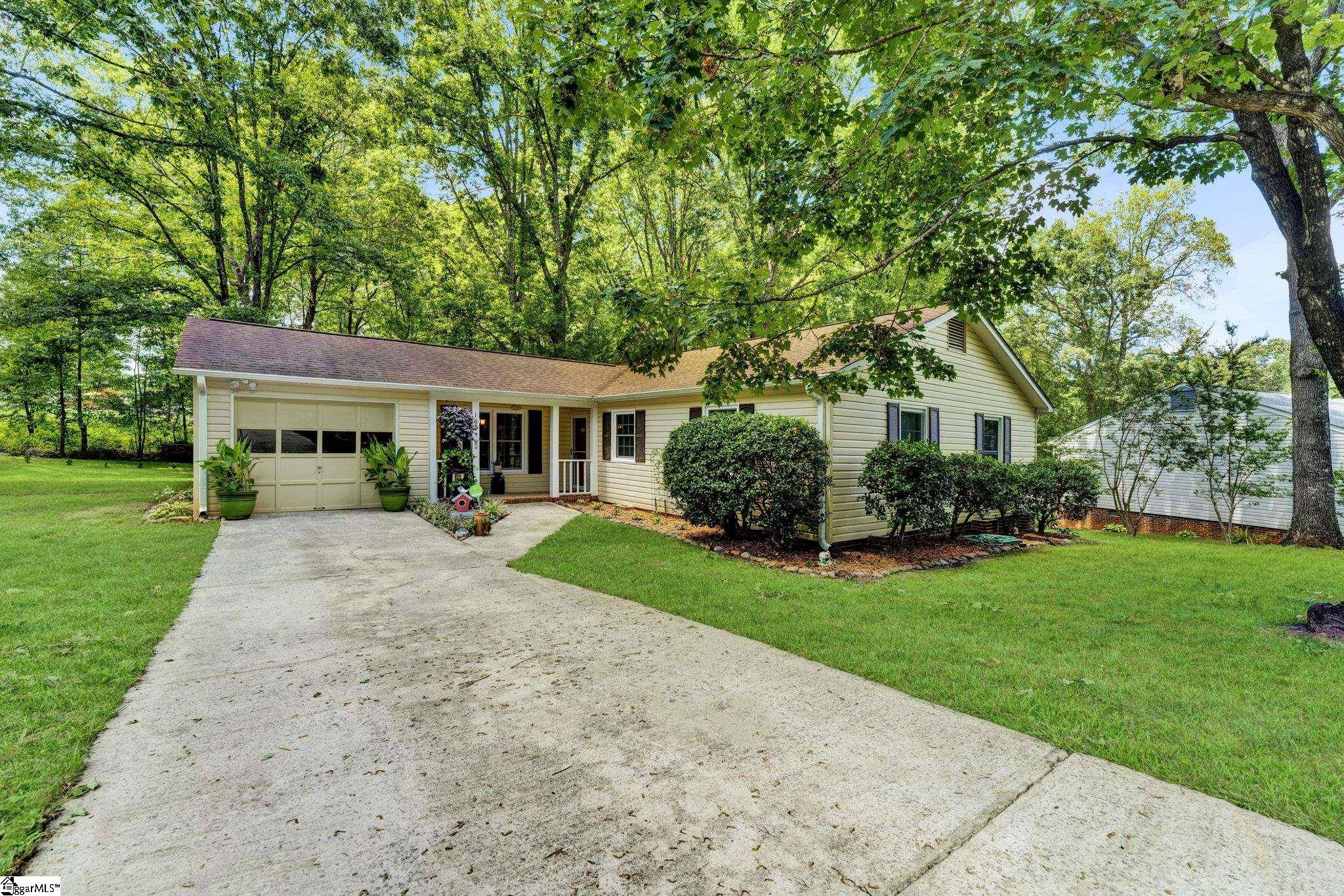 Mauldin, SC 29662,104 SETTERS Court