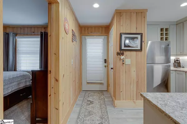 Salem, SC 29676-4404,700-5 Captains Cove Court