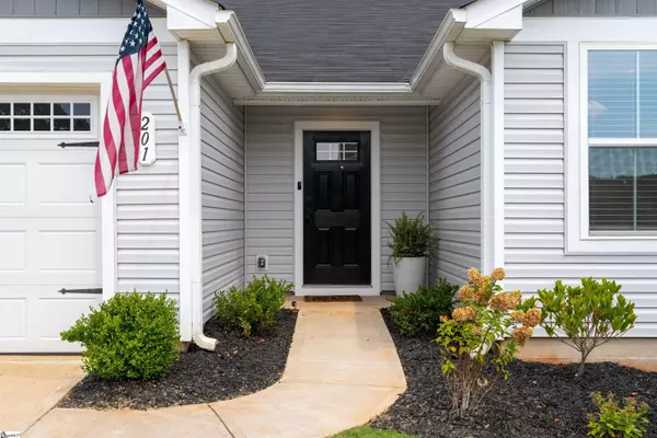 201 Burr Oak Lane, Piedmont, SC 29673