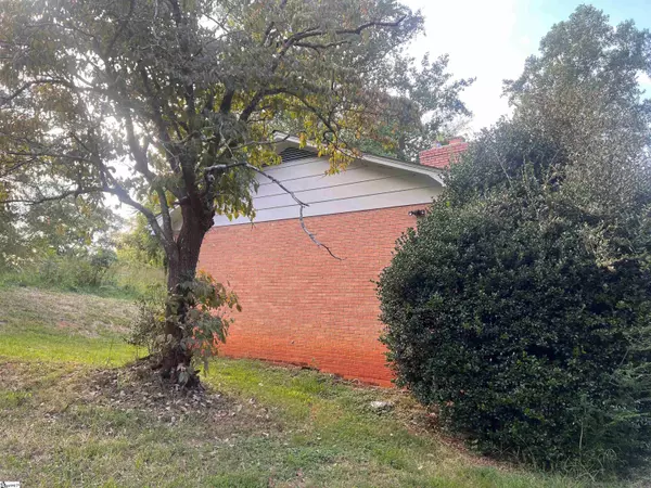 Easley, SC 29640,831 Dacusville Highway