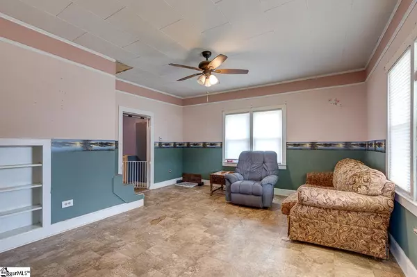 Pelzer, SC 29669,32 Lyman Street