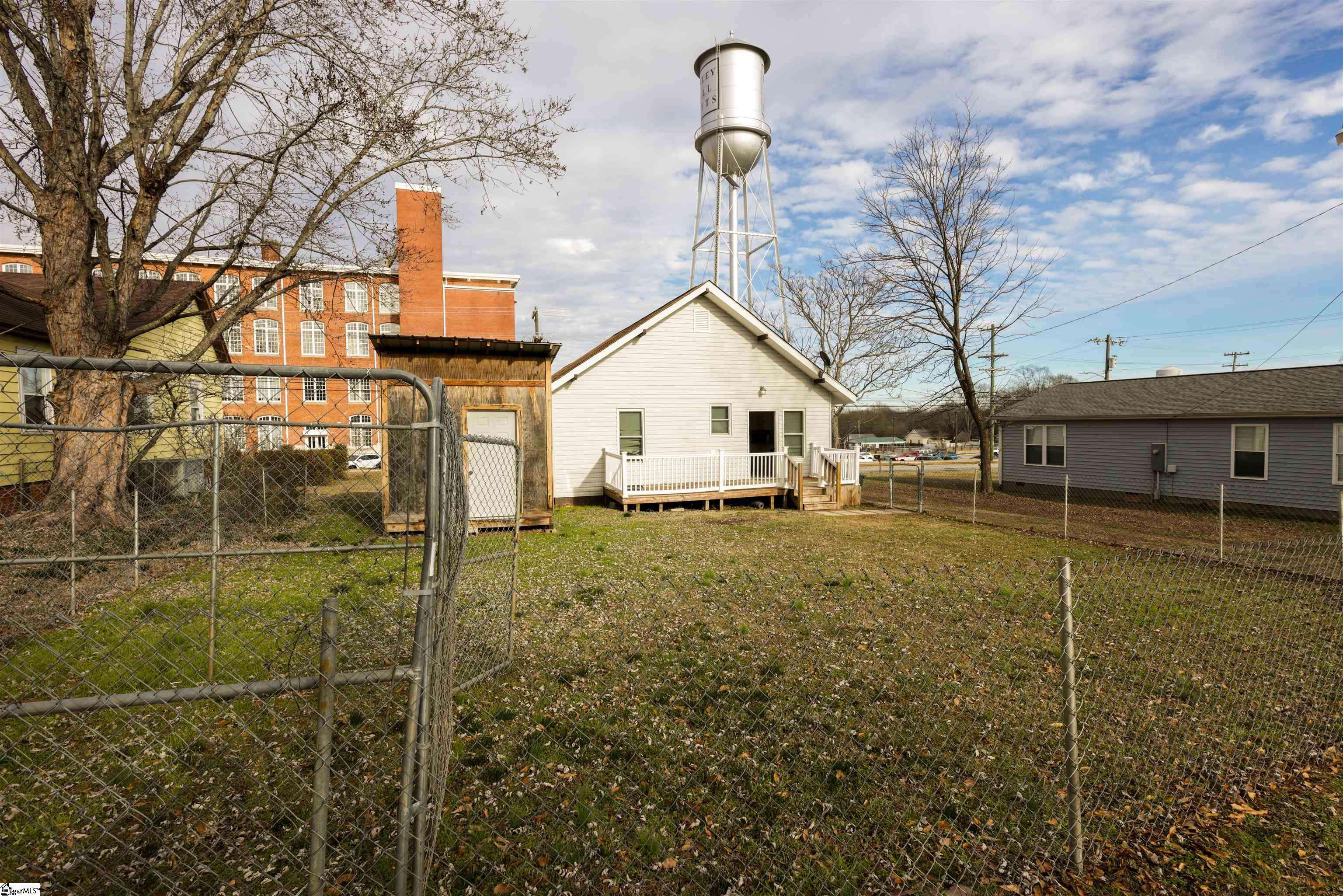 Easley, SC 29640,606 S 5th Street