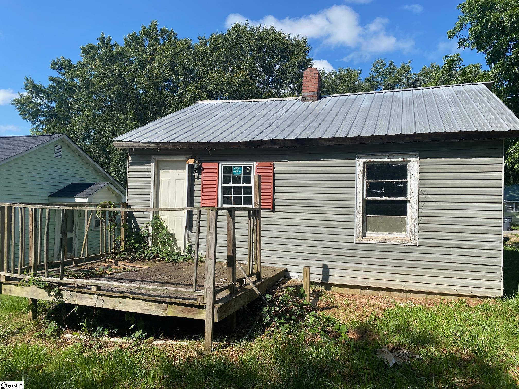 Laurens, SC 29360,301 Lurey Street