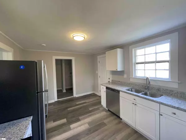 Williamston, SC 29697,2 W 4th Street