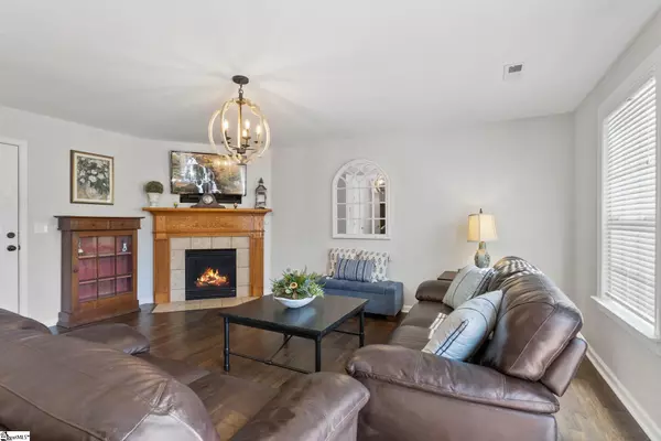Simpsonville, SC 29680-7222,17 Catbriar Court