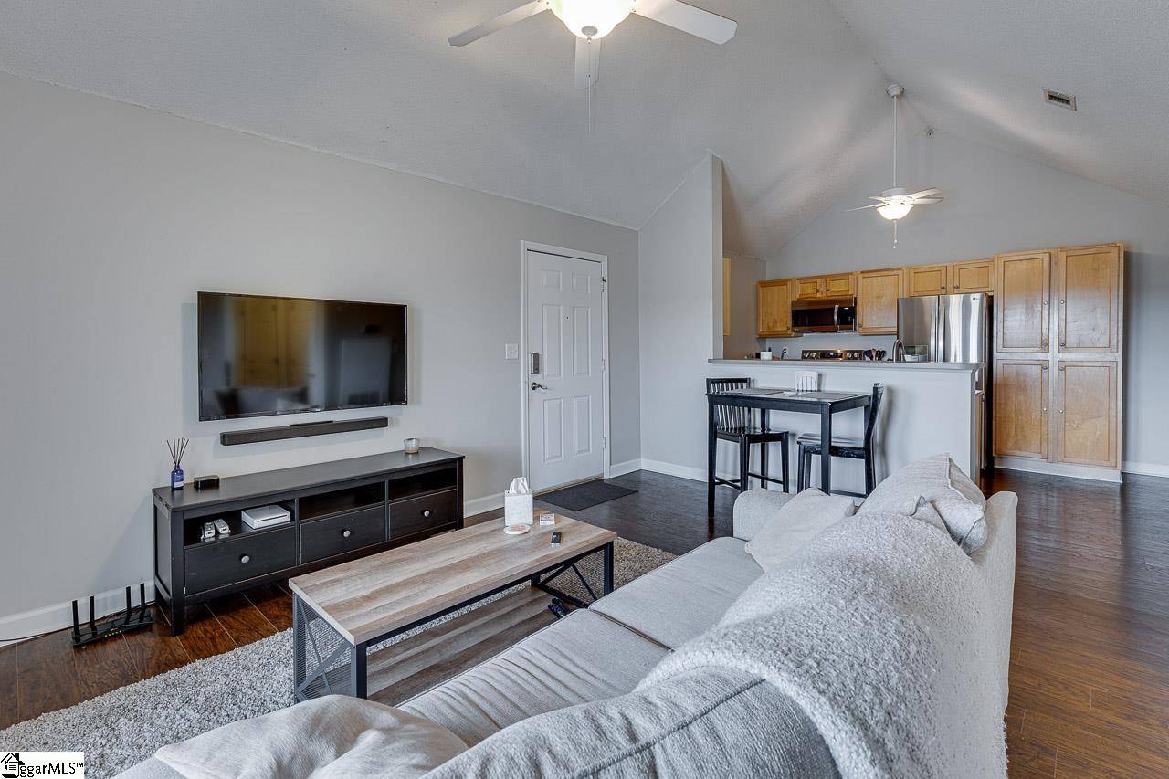 Seneca, SC 29678,733 Harts Cove Way