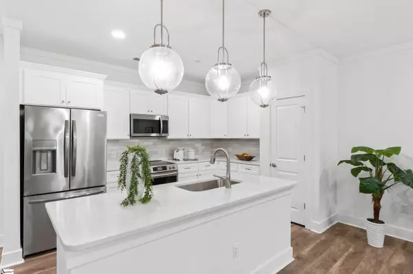 Greenville, SC 29601,98 E McBee Avenue