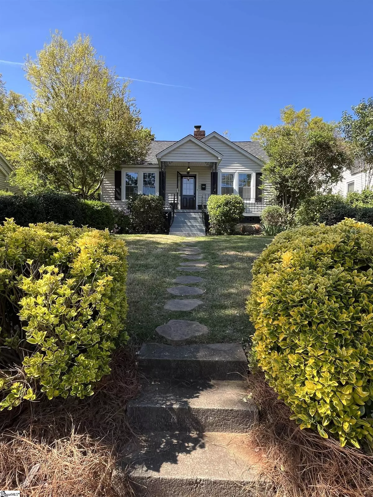 Greenville, SC 29605,19 Hawthorne Lane