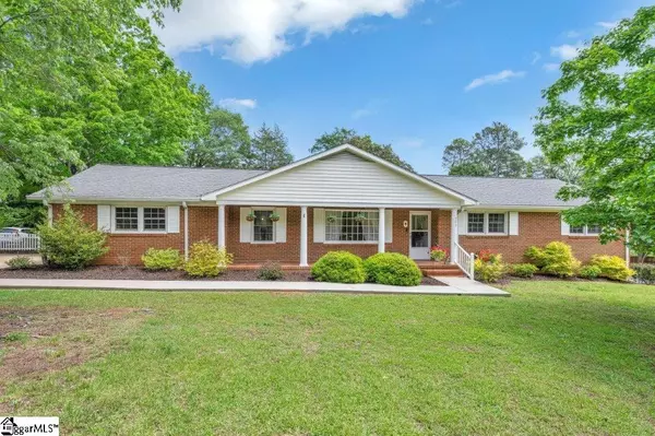 388 Lake Forest Drive, Spartanburg, SC 29307