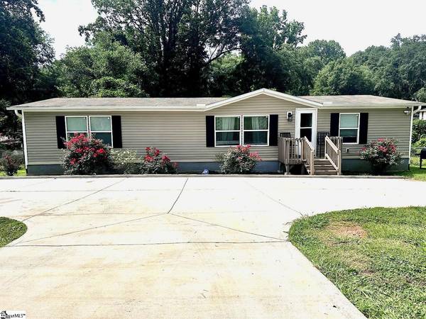 28 White Horse Rd Extension, Greenville, SC 29605