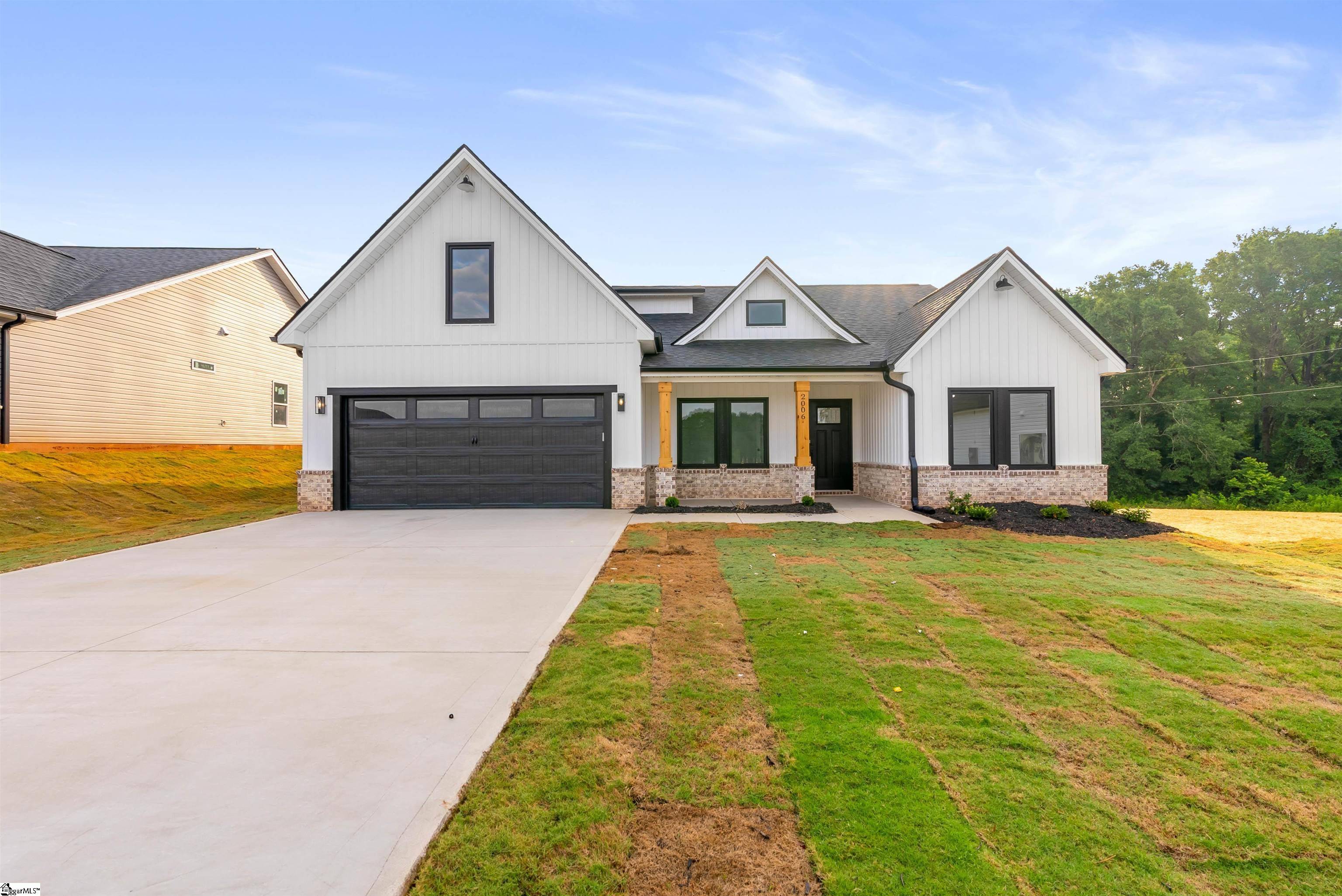 2006 Meadow Glen Court, Chesnee, SC 29323