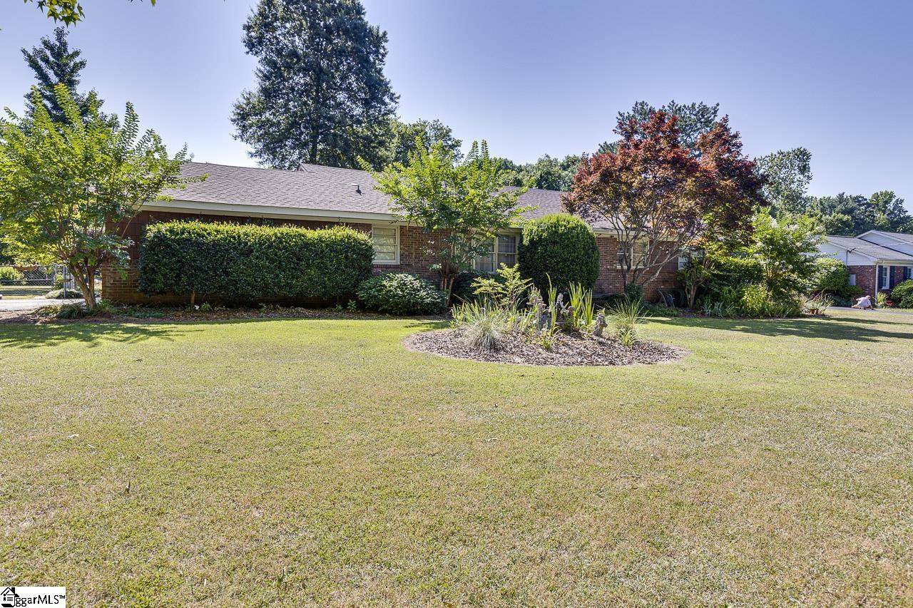 Spartanburg, SC 29307,372 Lake Forest Drive