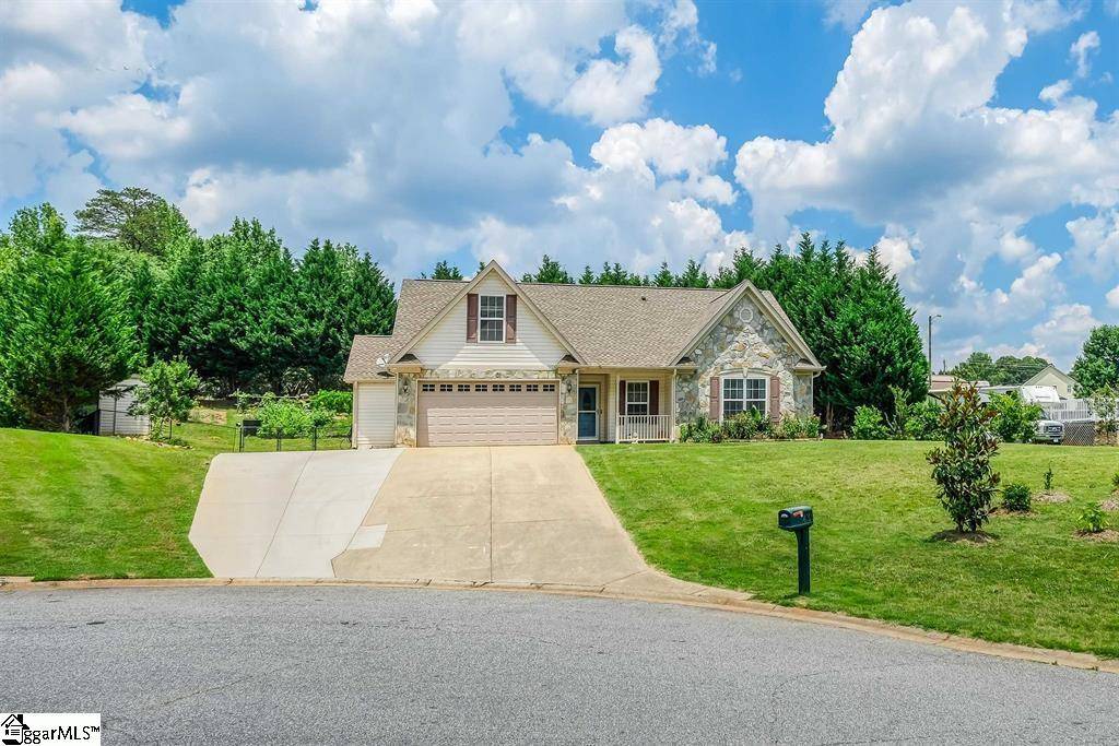 450 Gibbs Village Lane, Wellford, SC 29385